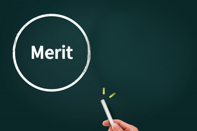 セラミックで精密加工した治具のMERIT